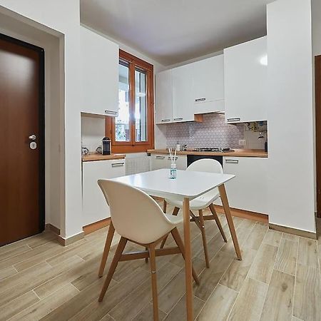 Appartamento Flat Number 8 Milano Esterno foto