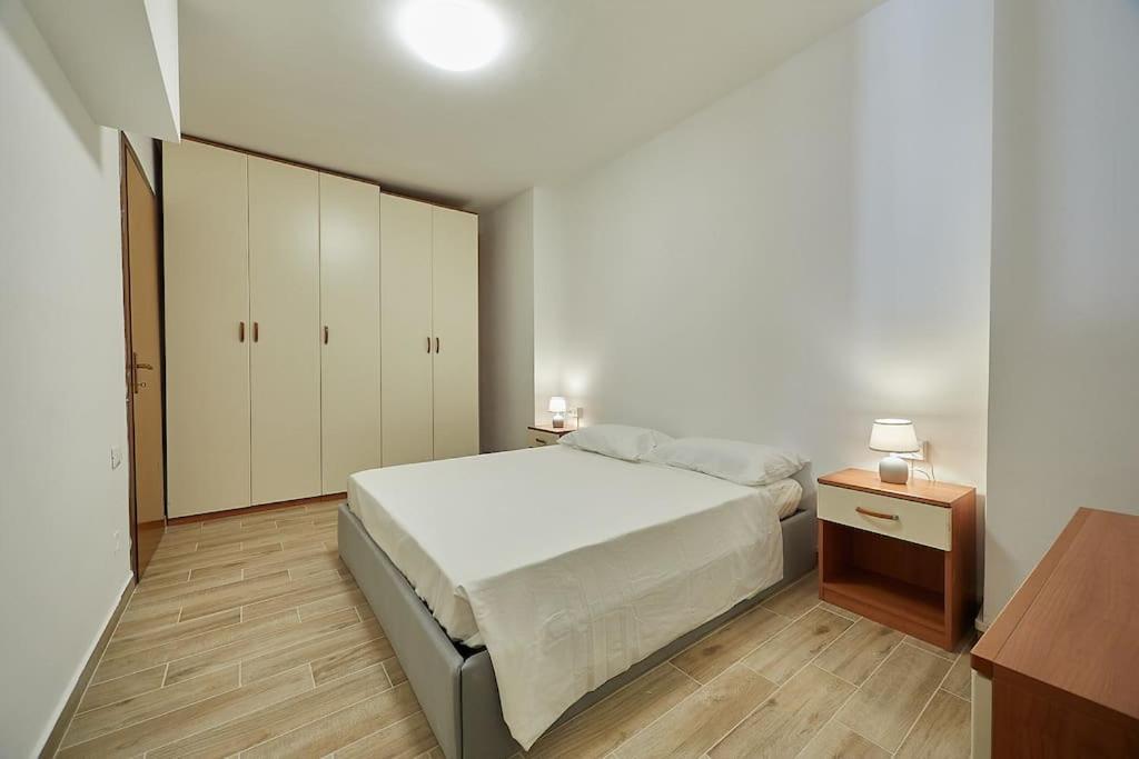 Appartamento Flat Number 8 Milano Esterno foto