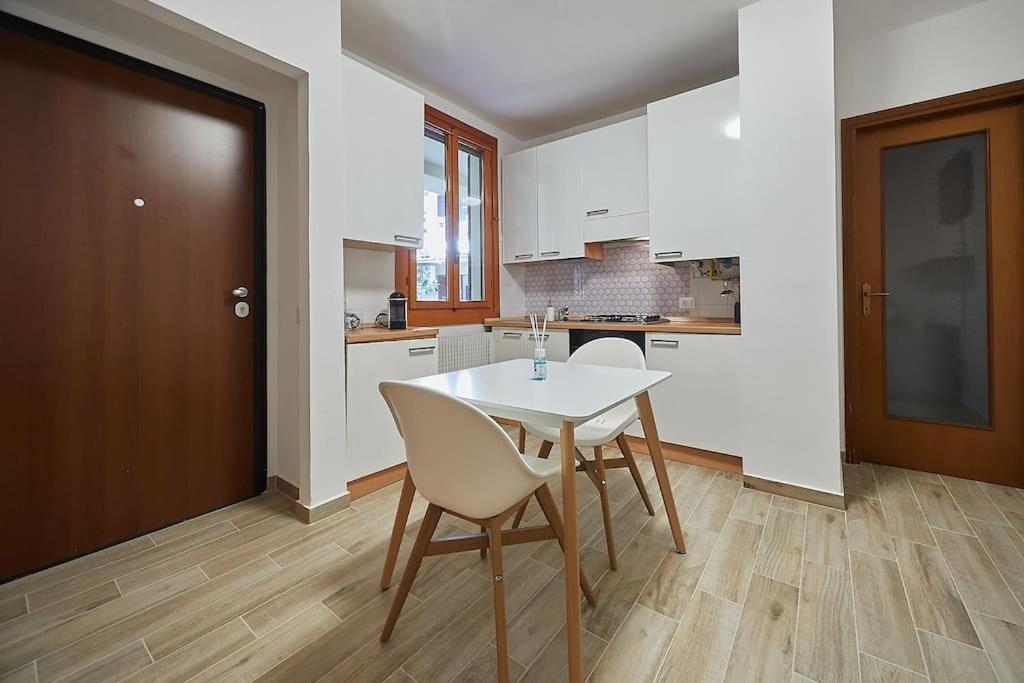 Appartamento Flat Number 8 Milano Esterno foto